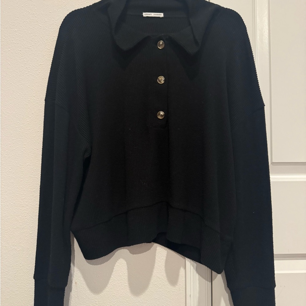Sweet Romeo Black Ribbed Collared Sweater Top Buttons Size L - Picture 4 of 5